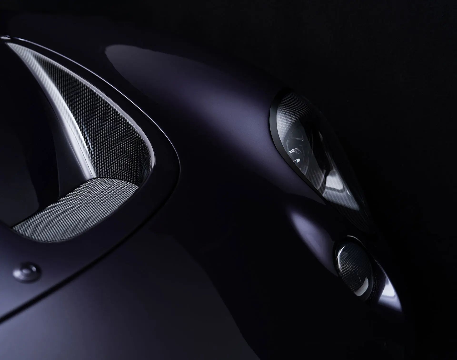 Analogue Automotive carbon detail