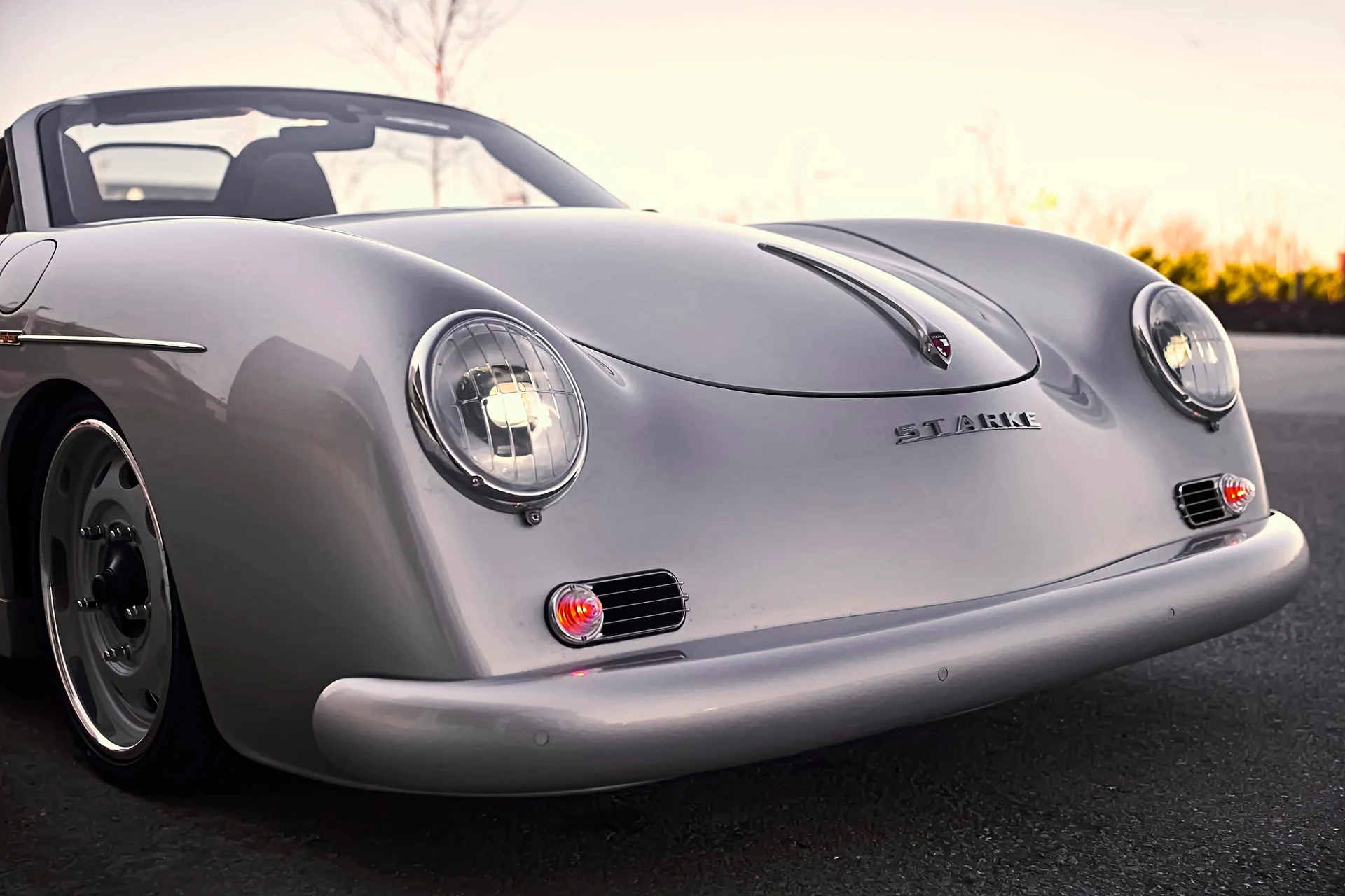 Silver Stärke Speedster, front three-quarter